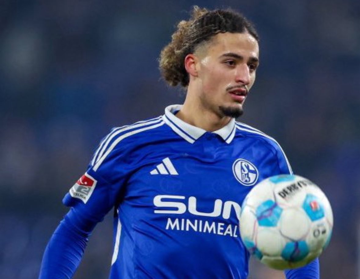 HWG！罗马诺：贝西克塔斯签下沙尔克04后卫布卢特