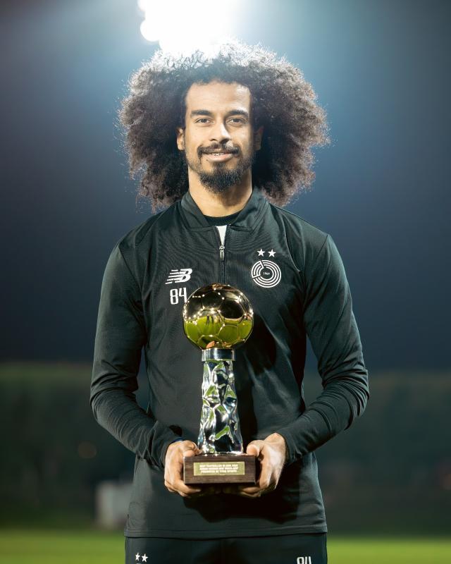 开云体育下载网址-体坛代表赴多哈颁奖 阿菲夫捧起2024亚洲金球奖