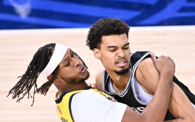 开云体育下载APP-浓眉缺阵一周！湖人加紧抢中锋，六大目标挖来谁？