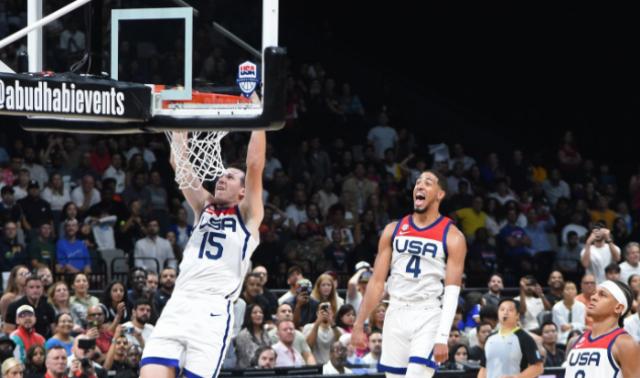 1692870338418025533.png 开云体育下载网址-征服科尔!里夫斯当美国男篮超六:热身场均11.4分