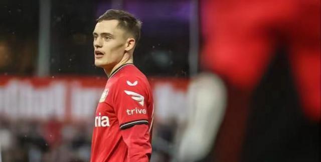 开云体育下载网址-【夜读】浓眉遭卢尼肘击坐轮椅离场