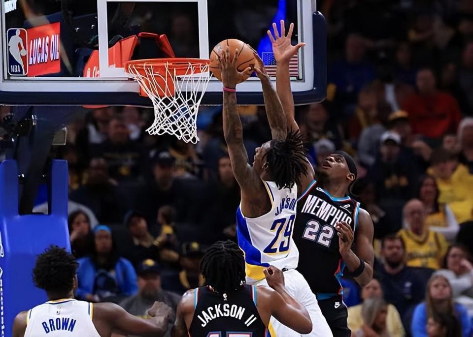 开云体育下载APP-步行者动用部分中产特例转正了这位后场球员,他能否抓住机会呢?