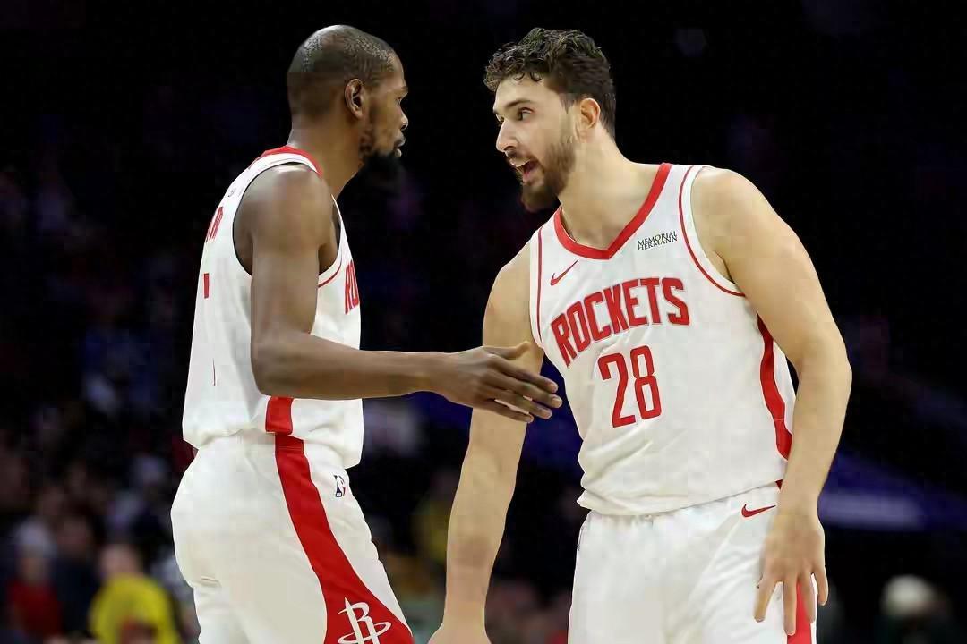 开云体育下载网页版-轰28+3+2！请把球给谢泼德，申京赛后发出请求，乌度卡也如梦初醒