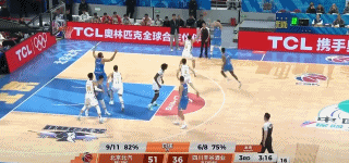 开云体育下载官网-CBA生涯首秀!麦基12中5得12分6板3助 连续“举火烧天”引关注