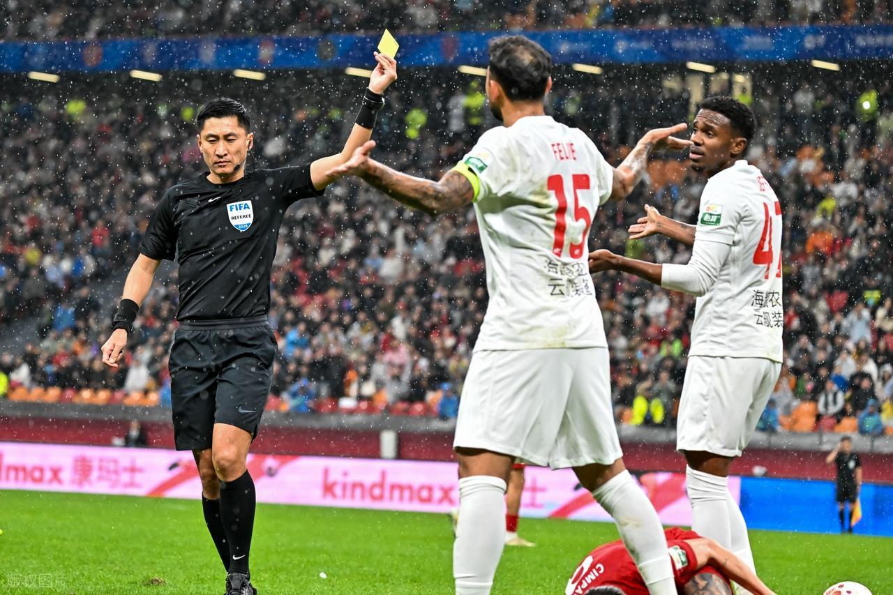 开云体育下载网页版-中超第二轮最差阵容出炉！拉唐领衔，红黄牌扎堆，李金羽意外上榜