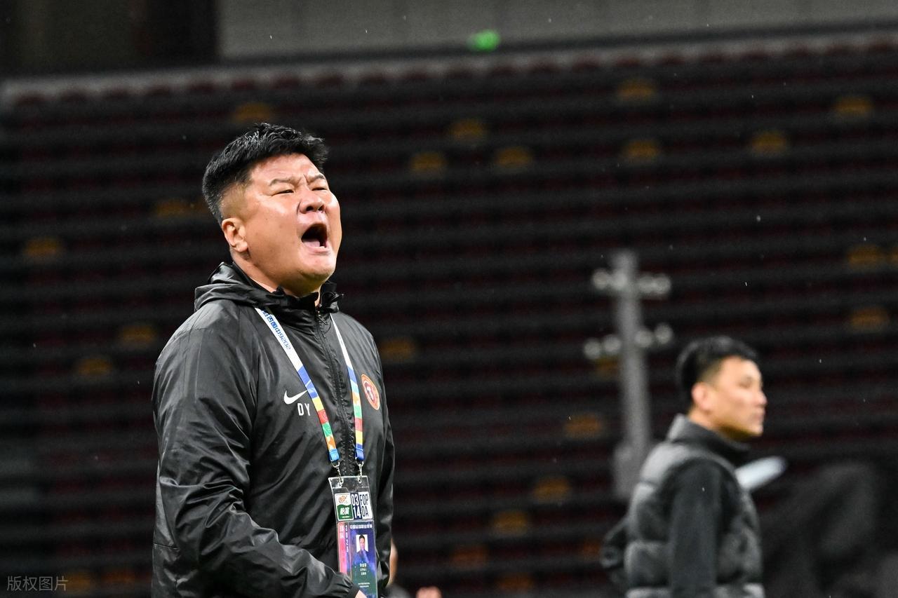 开云体育下载网页版-中超第二轮最差阵容出炉！拉唐领衔，红黄牌扎堆，李金羽意外上榜