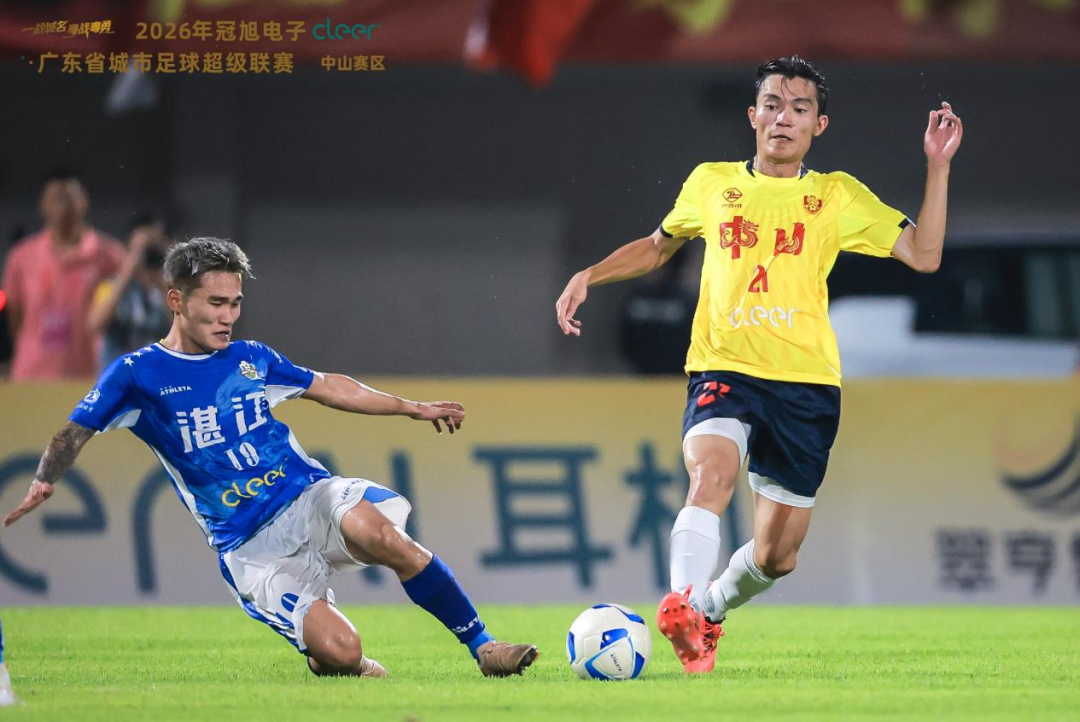 媒体报道 | 球场追风 街巷坚守！粤超中山队21号球员黄少聪的两面精彩